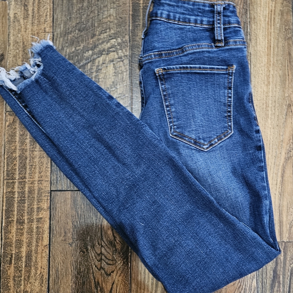 Ymi Women's‎ Jeans. Size 3/26 - Picture 5 of 5